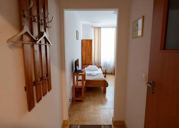 Goscinne Dom Sw. Szymona Cracovie