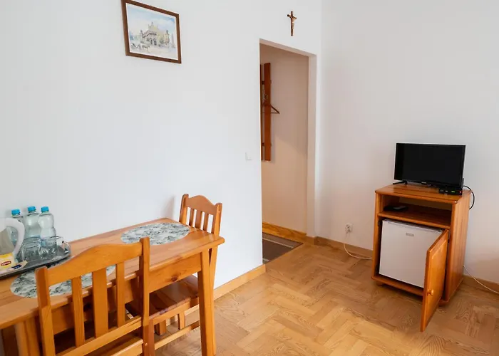 Goscinne Dom Sw. Szymona * Cracovie