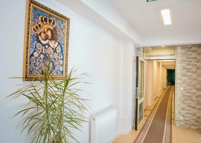 Goscinne Dom Sw. Szymona Cracovie