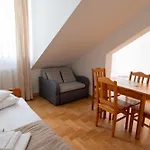 Goscinne Dom Sw. Szymona Homestay szállás *