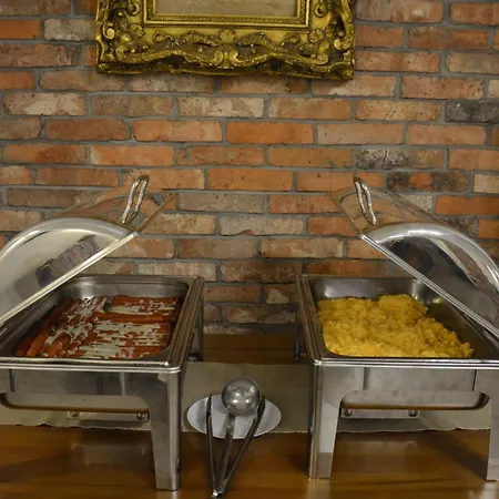 Goscinne Dom Sw. Szymona Krasków