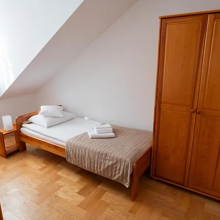 Goscinne Dom Sw. Szymona Δωμάτια σε οικογενειακή κατοικία Krasków